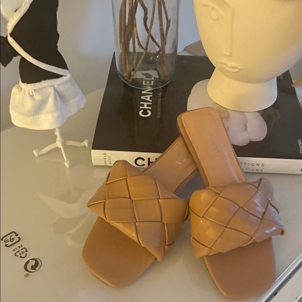 Sz51/2-6 nude slides